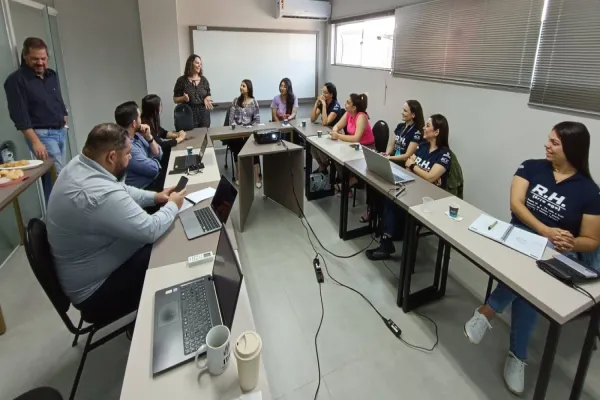 Foto relacionada a notícia: Acic dissemina informações de inclusão do autista no comércio