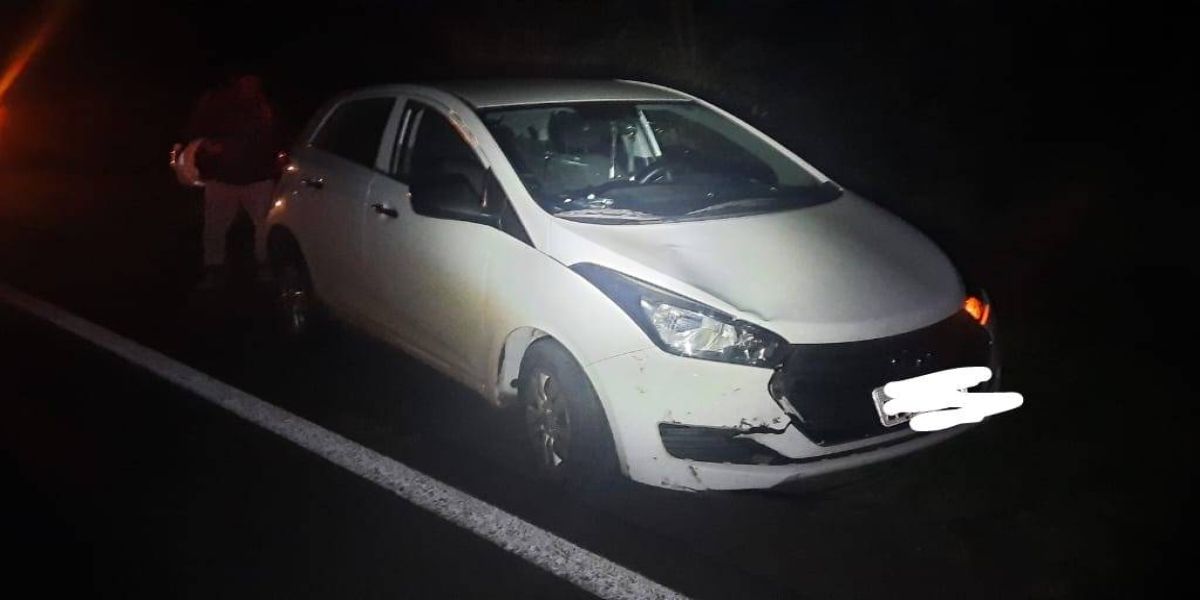 Motociclista fica ferido após colisão com carro de Cascavel na PR-495 entre Medianeira e Missal