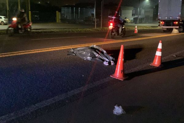 Imagem referente a notícia: Mulher de 49 anos morre após ser atropelada por caminhão na BR-277 em Cascavel