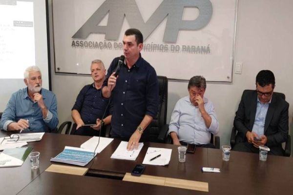 Prefeitos do Paraná se mobilizam em manifestação contra a Crise dos Municípios