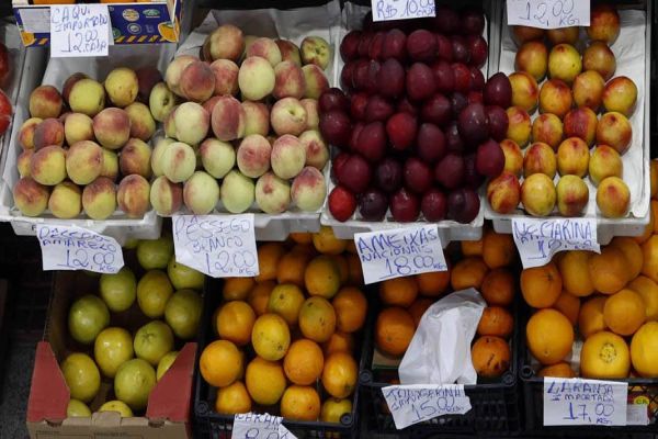 Ceasas do Paraná venderam 17,6 mil toneladas de pêssegos, ameixas e nectarinas em 2022