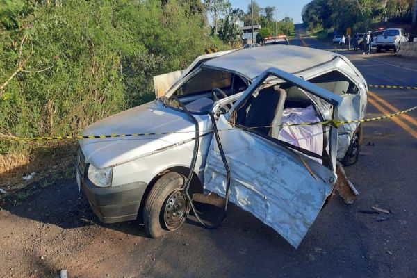 Dois jovens morrem em grave acidente de trânsito na PR-239 entre Campina da Lagoa e Nova Cantu