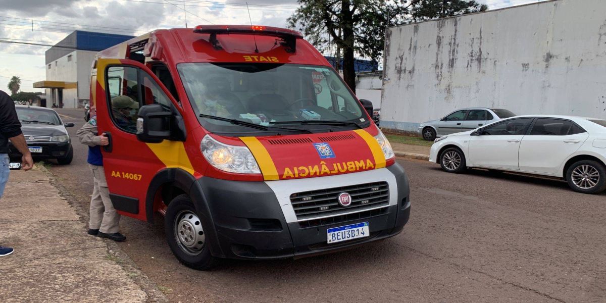 Motociclista fica ferido após acidente na Rua Fortunato Bebber em Cascavel