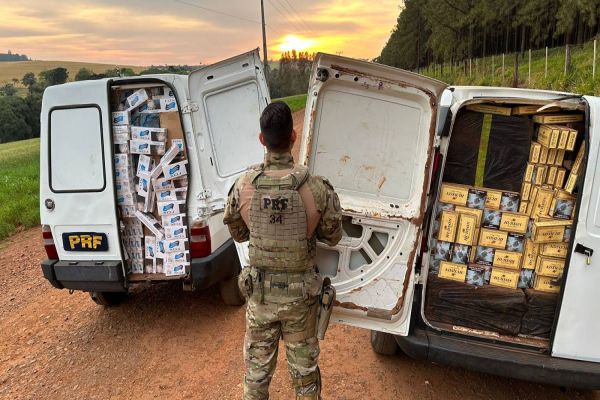 PRF intercepta e apreende comboio de cigarros no distrito de Rio do Salto, em Cascavel