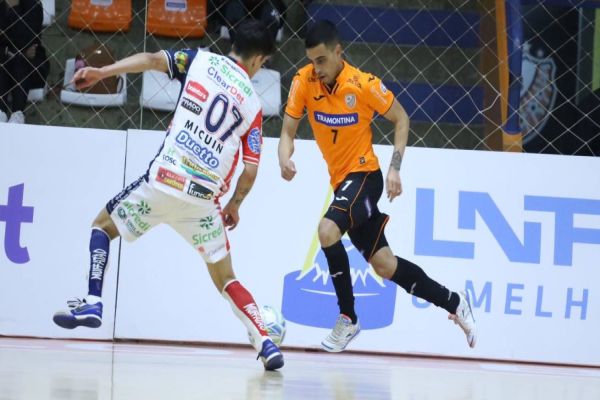 Imagem referente a notícia: Cascavel Futsal sofre derrota para o Carlos Barbosa na Liga Nacional