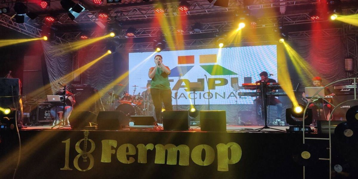 Artistas encantam público na quarta etapa do Fermop em Iguatu