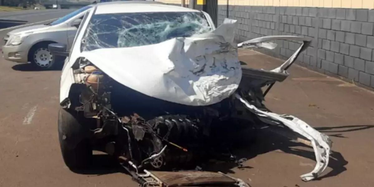 Bebê de 1 ano e 8 meses é encontrado morto dentro de porta-malas após acidente