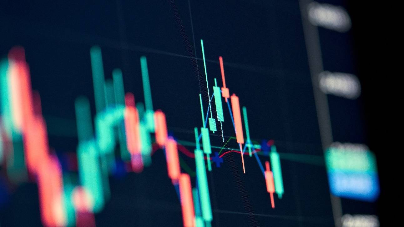 PIB cresce 0,9% no segundo trimestre  de 2023, liderado pela indústria