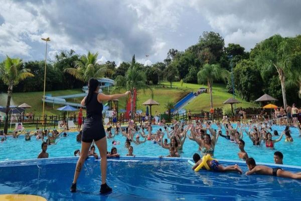 Parque das Águas de Toledo abre temporada no Dia das Crianças