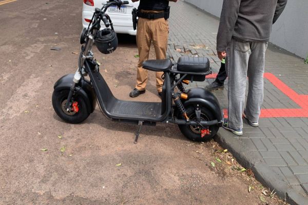 Acidente com Scooter elétrica deixa adolescentes feridos no Bairro Maria Luiza