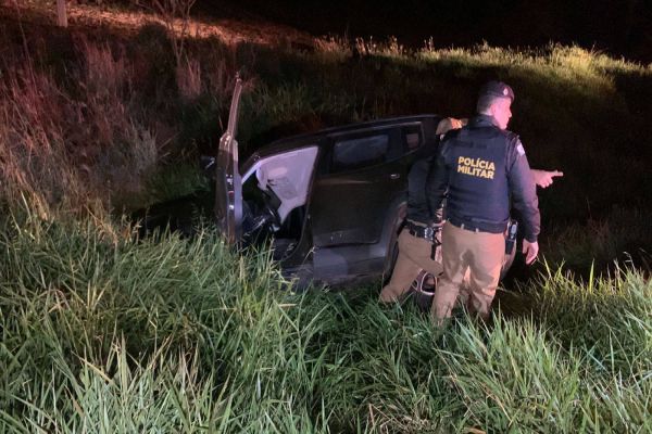 Condutor de 49 anos se envolve em acidente na PR-486 após fugir de abordagem da PM em Cascavel