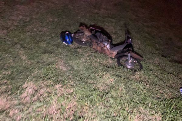 Motociclista ferido após colisão com Fiat Uno na BR-467 em Cascavel