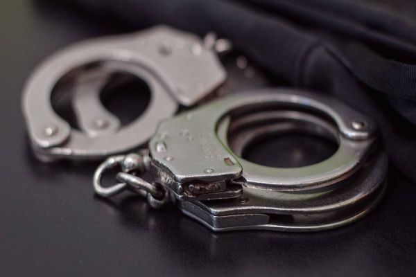 Ação conjunta entre a Polícia Penal e a Polícia Militar resulta na prisão de homem em Toledo