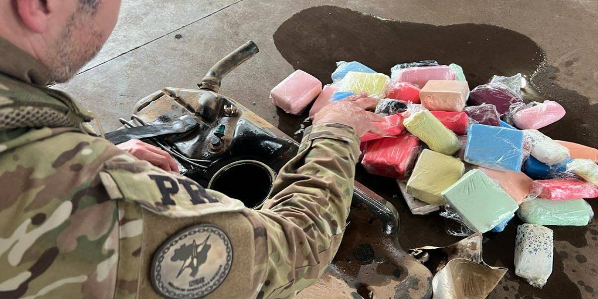 Casal é detido pela PRF com 38 kg de maconha no interior do tanque de combustível no Paraná