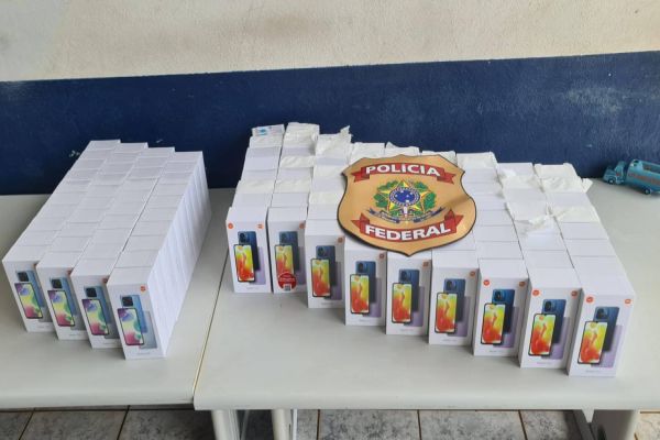 Polícia Federal apreende diversos celulares de descaminho no Aeroporto de Cascavel