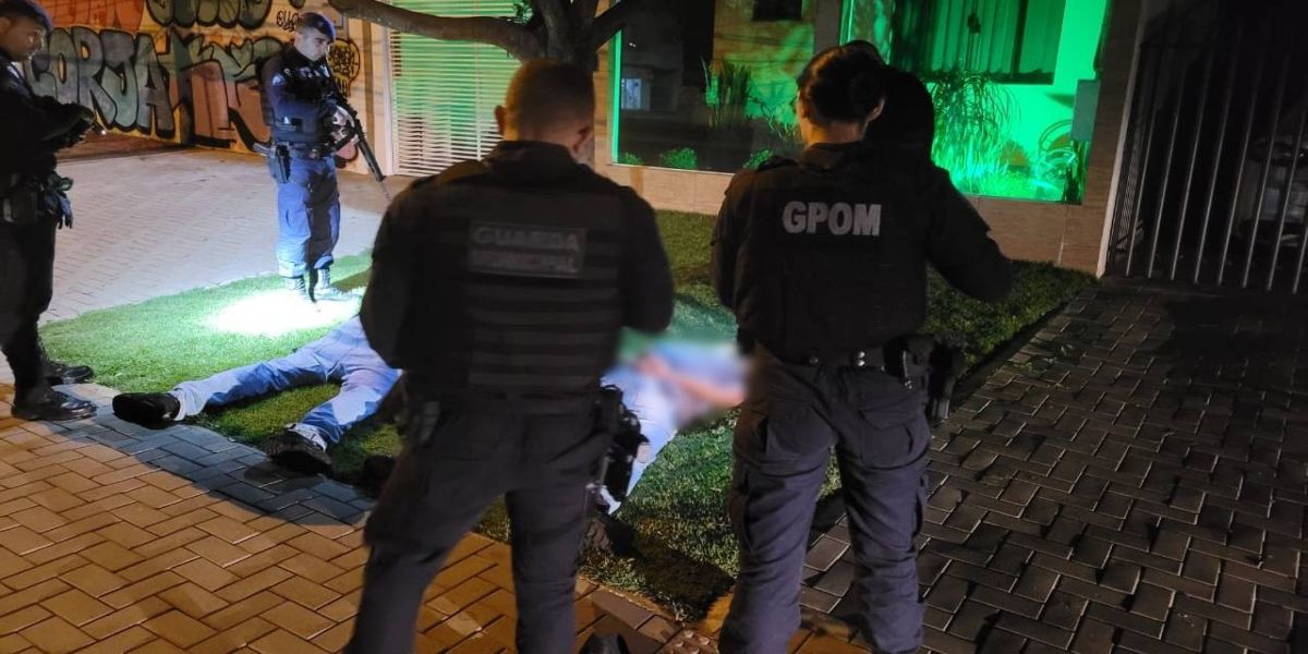 Guarda Municipal detém dois homens por disparos de arma de fogo em via pública no bairro Alto Alegre