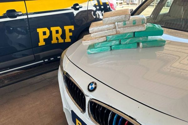Polícia Rodoviária Federal apreende 13,6 kg de cocaína na BR-277 em Cascavel