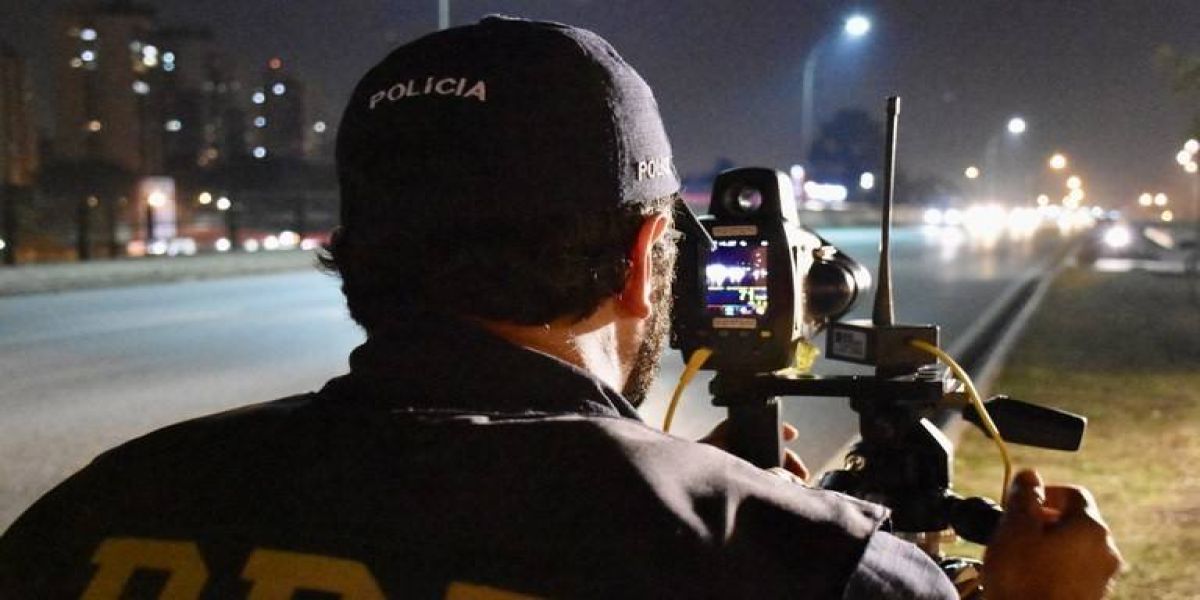 Radares da PRF flagram mais de mil motoristas por dia durante feriadão no Paraná