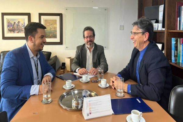 Itaipu estreita relações com instituições brasileiras de pesquisa e desenvolvimento