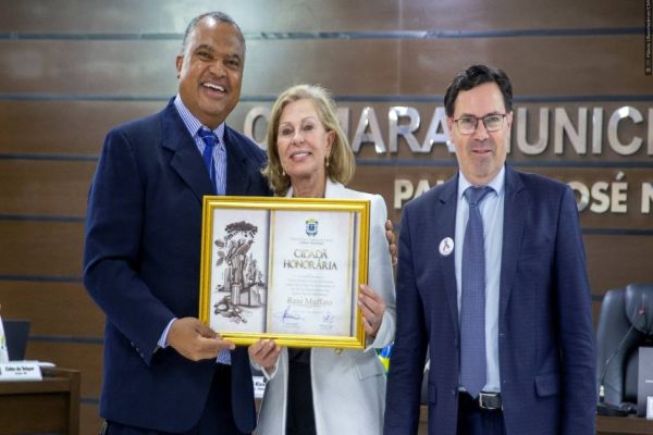 Câmara Municipal de Cascavel entrega título de cidadã honorária para Reni Muffato