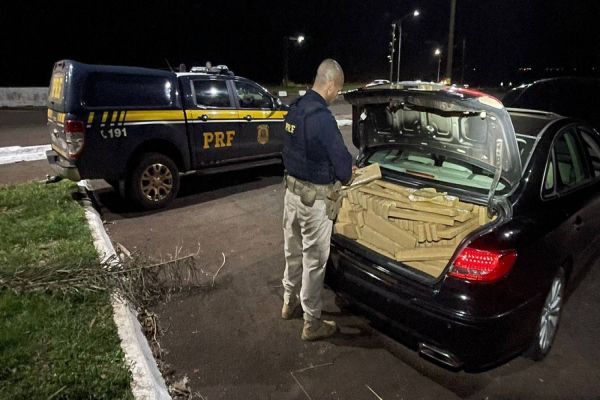 Policiais Rodoviários Federais apreendem quase meia tonelada de droga em Santa Terezinha de Itaipu