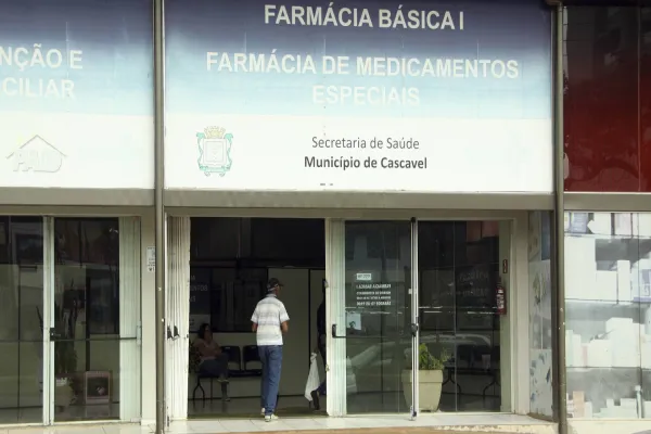 Foto relacionada a notícia: Tentativa de furto de fios na farmácia básica 1 interrompe atendimentos temporariamente