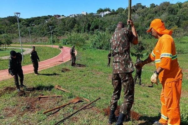 Preservação ambiental: Ecopark Oeste recebe plantio de árvores nativas