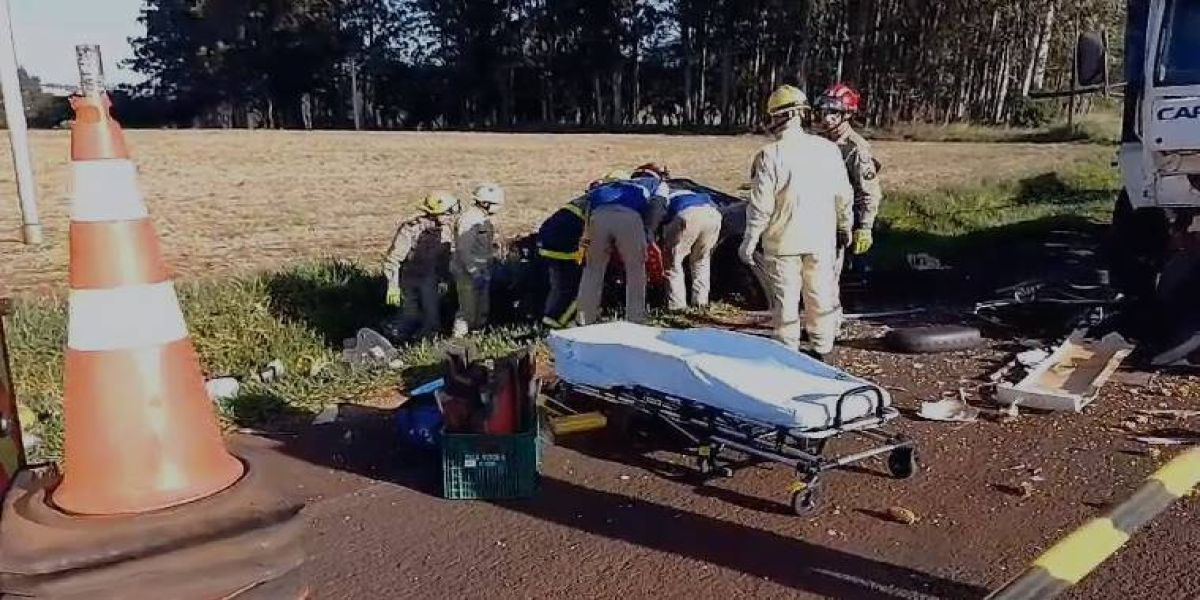 Homem morre e outro fica em estado grave após colisão na PR-486 em Cascavel