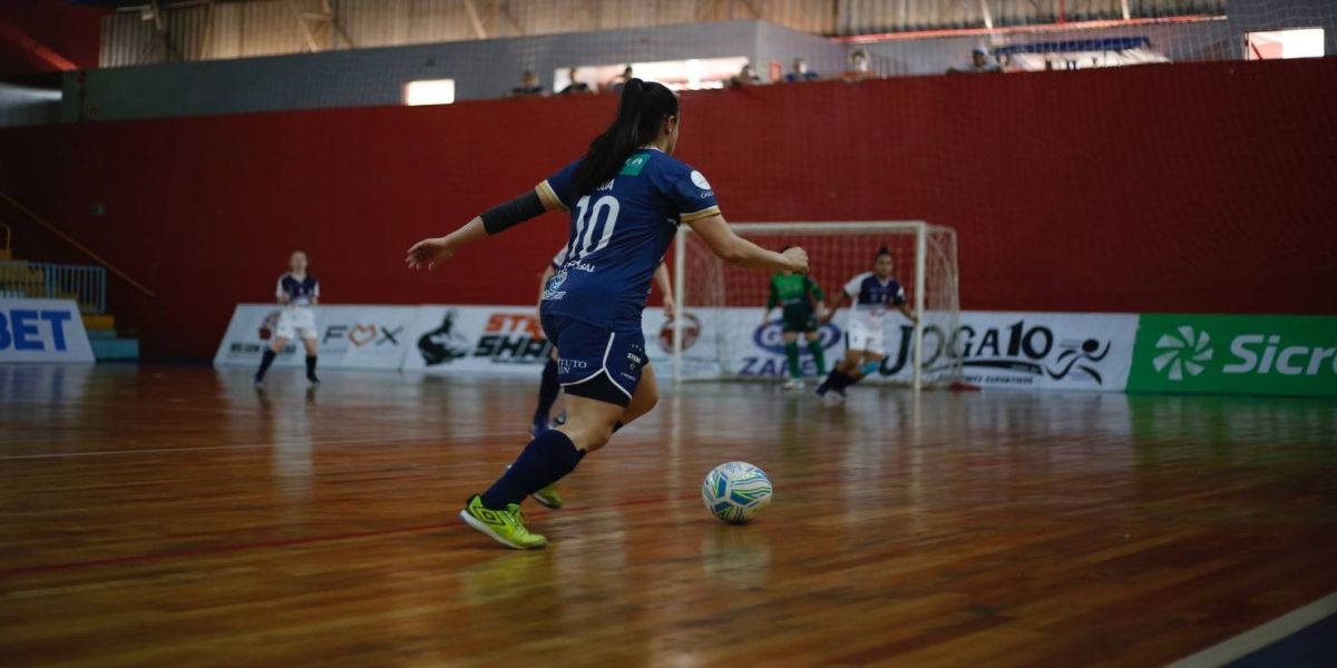 Stein Cascavel vence o Cianorte e enfrenta Telêmaco Borba nas quartas de final