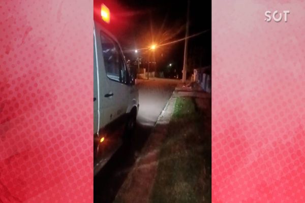 Imagem referente a notícia: Homem em surto mobiliza Samu e Guarda Municipal após atear fogo em roupas e sofá no Jardim Melissa
