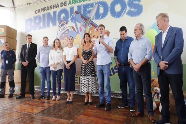 Primeira-Dama do Estado, Luciana Massa apresenta Programa Paraná Rosa em Cascavel