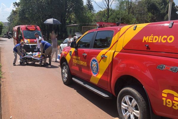 Motociclista de 34 anos sofre fratura fechada na perna após colisão traseira no Cascavel Velho
