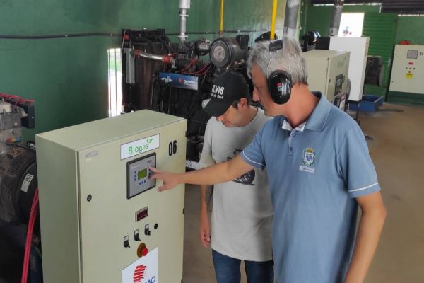 Serginho pede aumento na capacidade da usina de energia elétrica do aterro sanitário