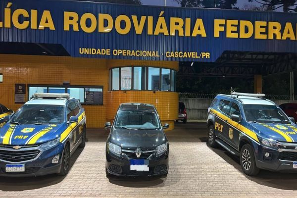Polícia Rodoviária Federal de Cascavel recupera veículo furtado em Londrina