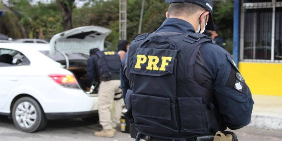 No final de semana da fronteira, a PRF apreendeu maconha e cumpriu mandados de prisão de foragidos