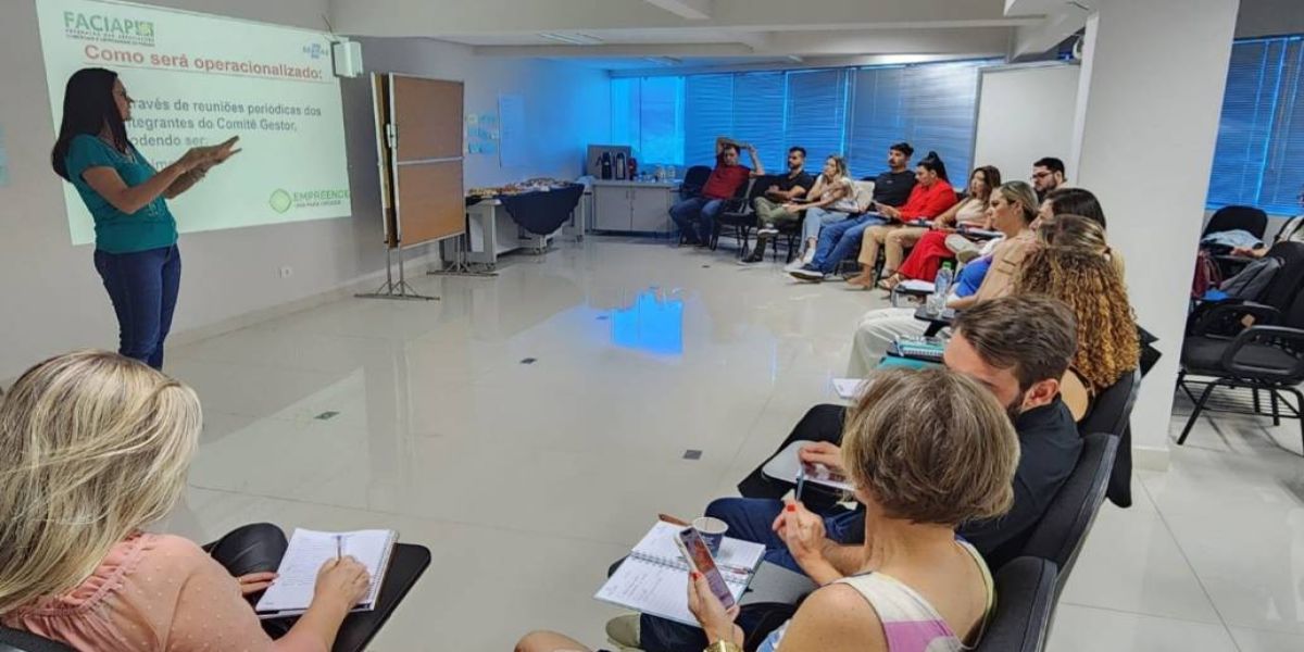 Acic realiza capacitação para novos consultores