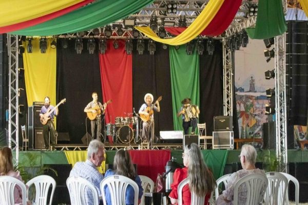 Semana Farroupilha consolida Toledo como referência da cultura tradicionalista