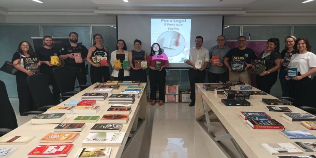 Ação inédita repassa seis mil livros à penitenciária estadual