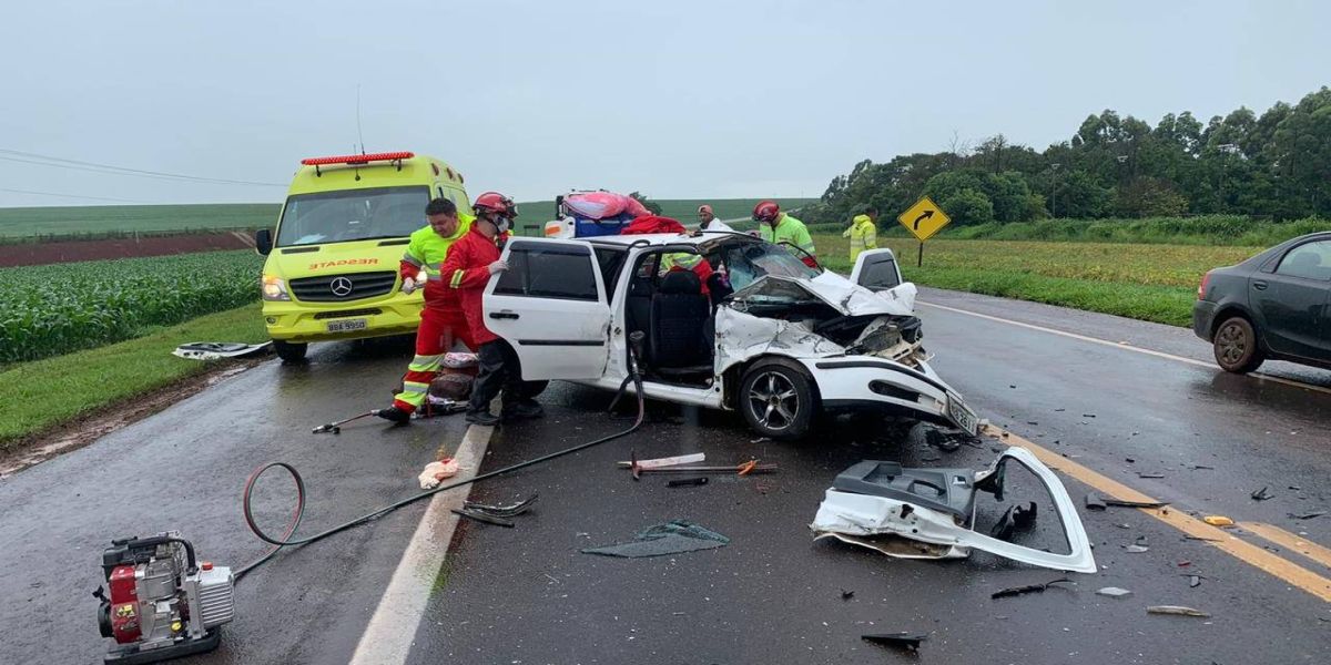 Cinco pessoas ficam feridas após colisão de trânsito na rodovia BR-277
