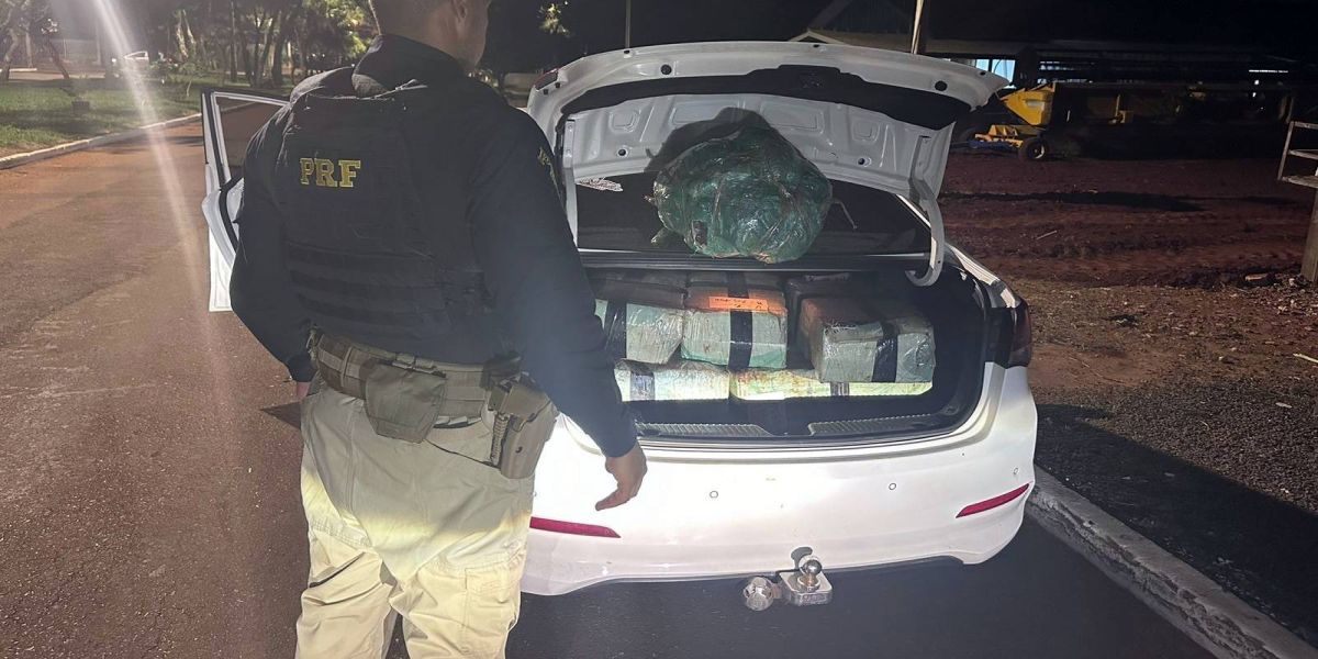 HB20 de Cascavel é apreendido pela PRF com mais de 200 quilos de maconha na BR-369 em Campo Mourão