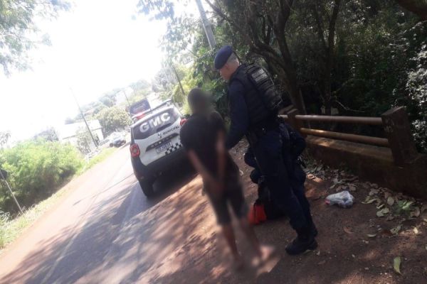 Homem com mandado de prisão em aberto é detido pela Guarda Municipal em Cascavel