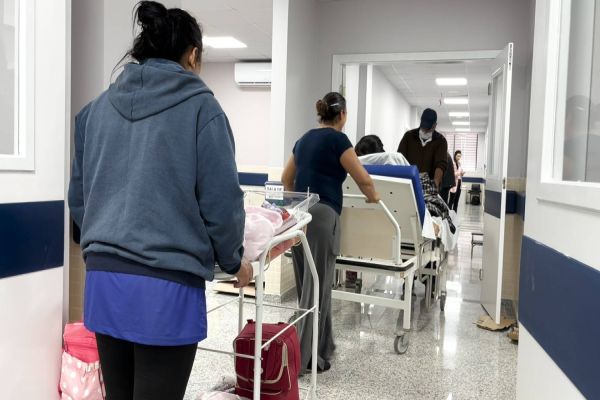 Imagem referente a notícia: HUOP começa a transferir pacientes para a nova ala Materno Infantil