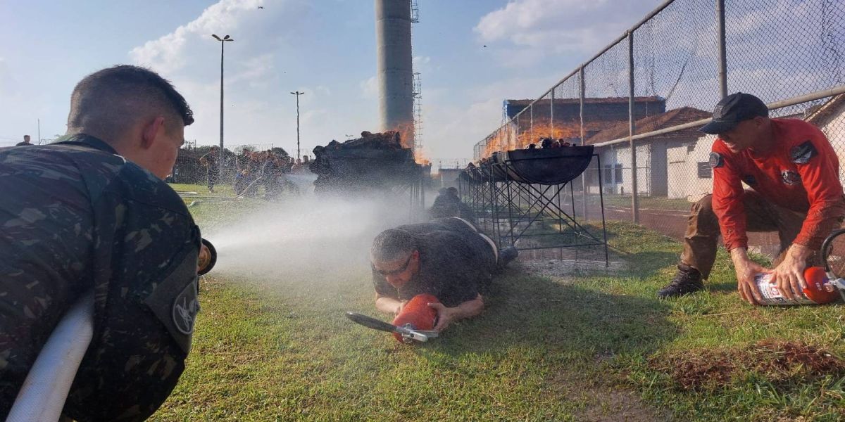 Polícia Penal qualifica mais 60 servidores para atuarem como brigadistas, em Cascavel