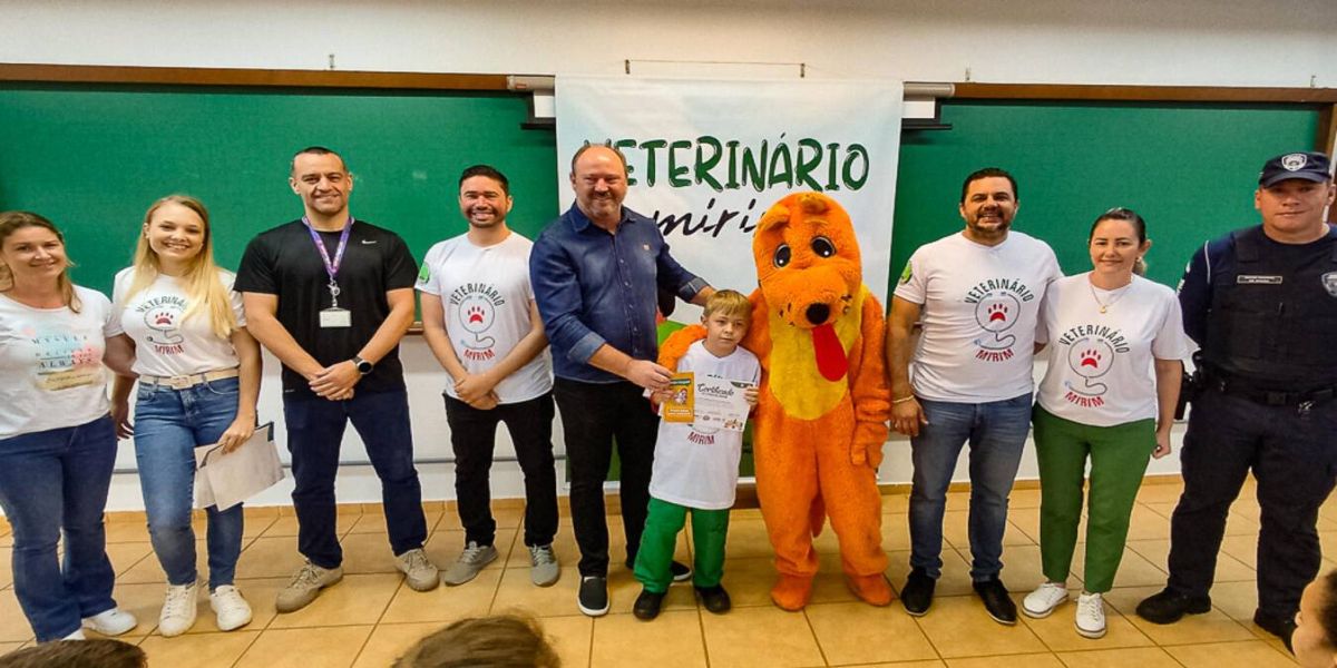 Mais de 200 crianças receberam certificados de veterinários mirins em Toledo