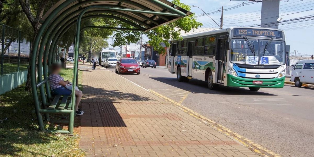 Lei autoriza desembarque de mulheres, idosos e pessoas com deficiência fora do ponto de ônibus