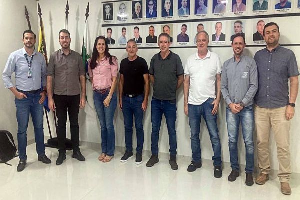 Ghellere visita associações comerciais e fala das ações e agenda da Caciopar