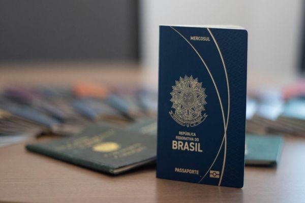 Polícia Federal e Casa da Moeda dão início à emissão do novo passaporte brasileiro