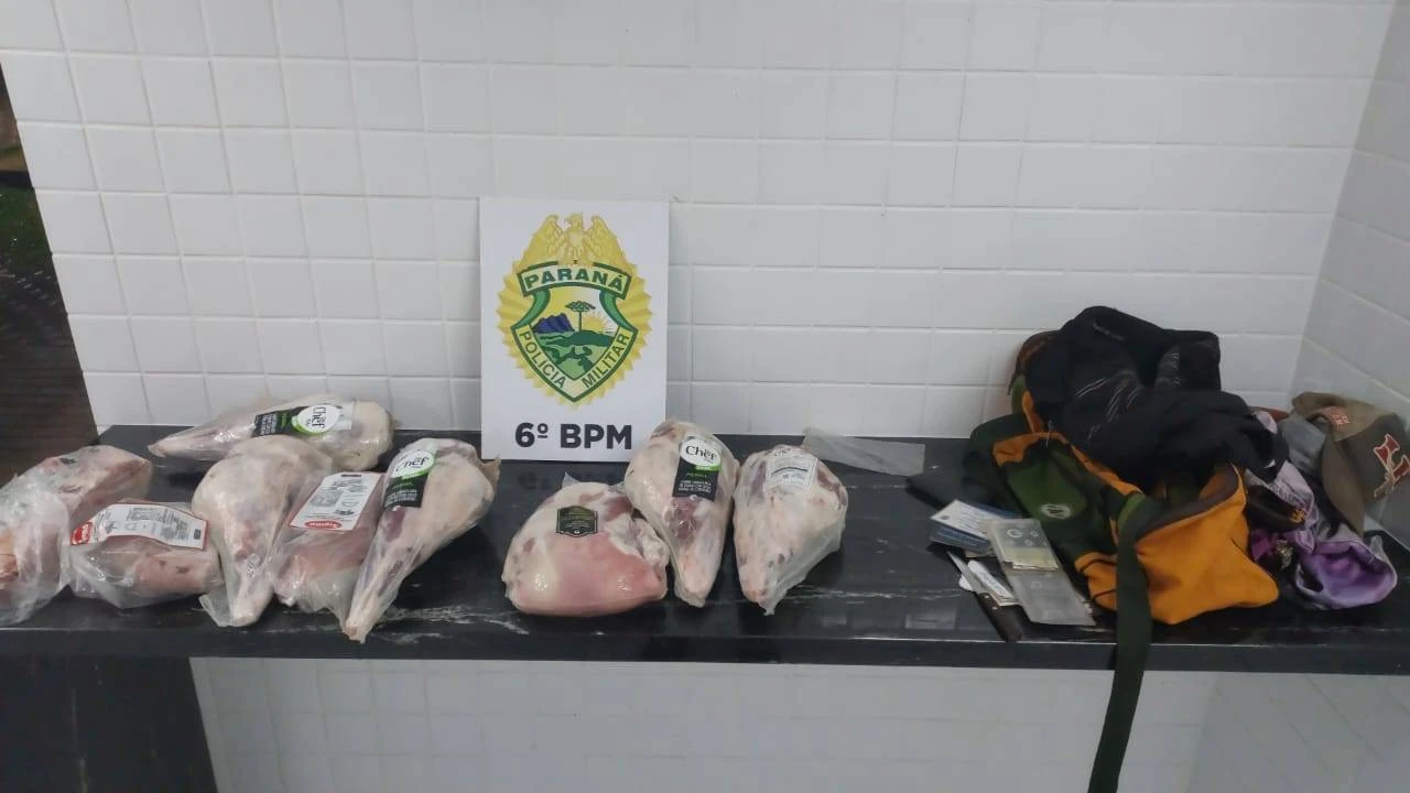 Foto relacionada a notícia: Polícia Militar age rápido e detém indivíduos com carnes furtas de supermercados no Bairro Neva