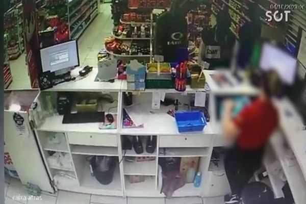 Câmera de segurança registra assalto a farmácia no Bairro São Cristovão; Suspeito é detido