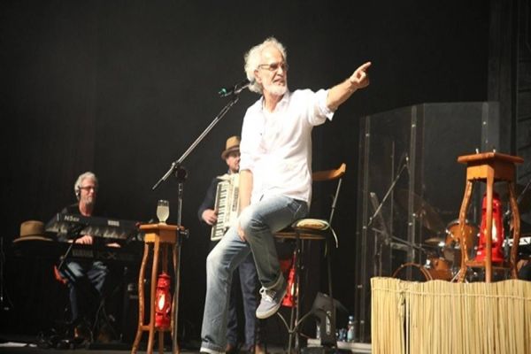 Em parceria com Secretaria de Cultura, Sesc comemora 75 anos com show de Renato Teixeira